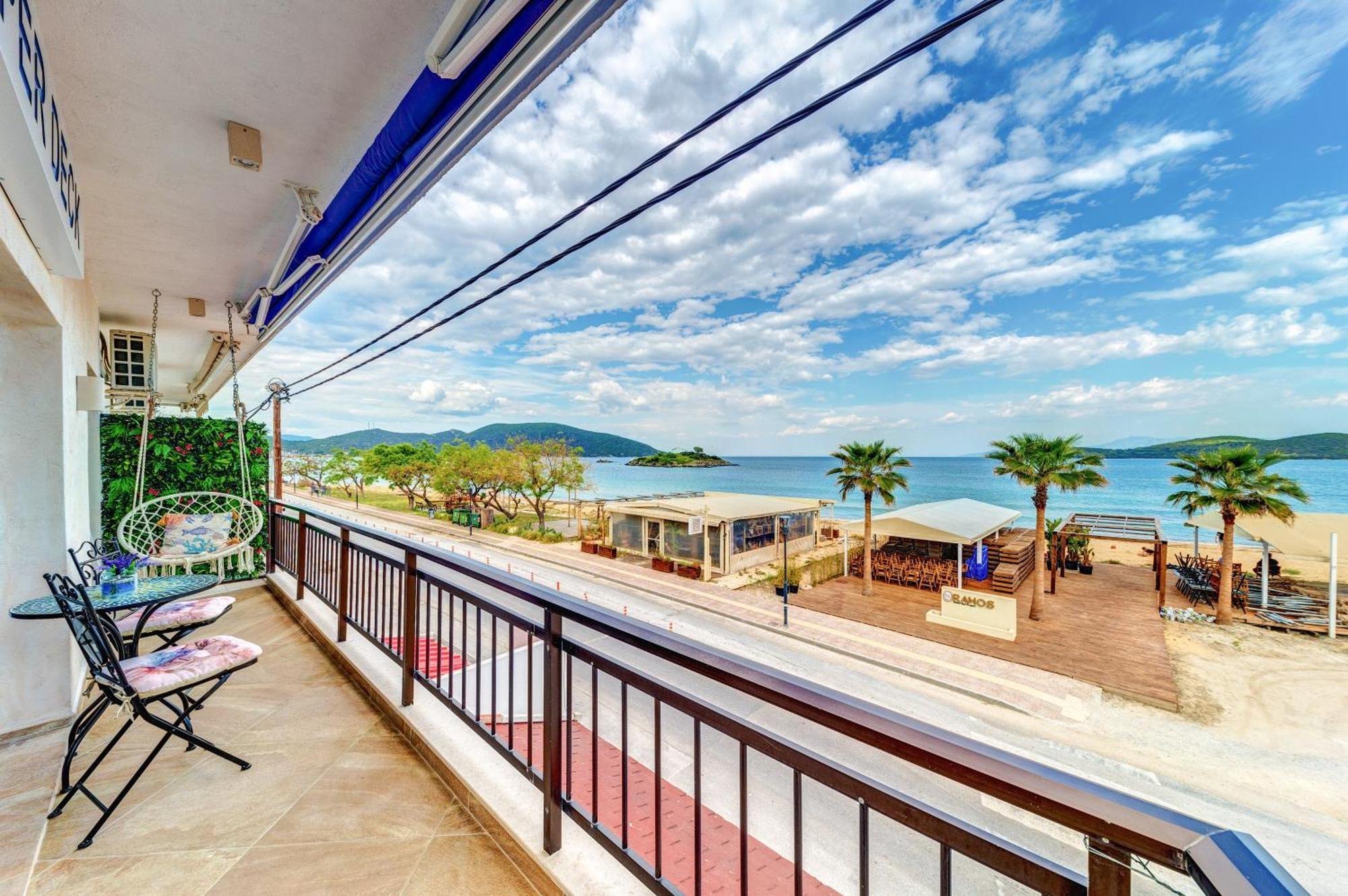 Апартаменты Upper Deck Apt. Неа-Перамос Экстерьер фото